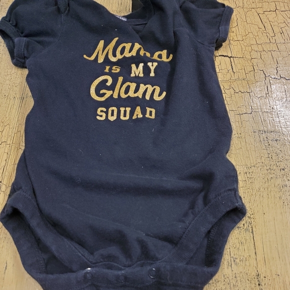 The Children's Place 12-18mo Onesie In Black/Gold: Mama is my Glam Squad 👶🍼🕶 - Picture 7 of 7